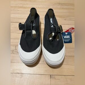 Vans Exclusive Black Mary Jane Style 93 Sneaker. New-never worn. Size 9.